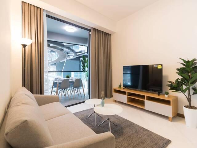 Grab Now! Your 2 Bedder Premium Living In CBD!