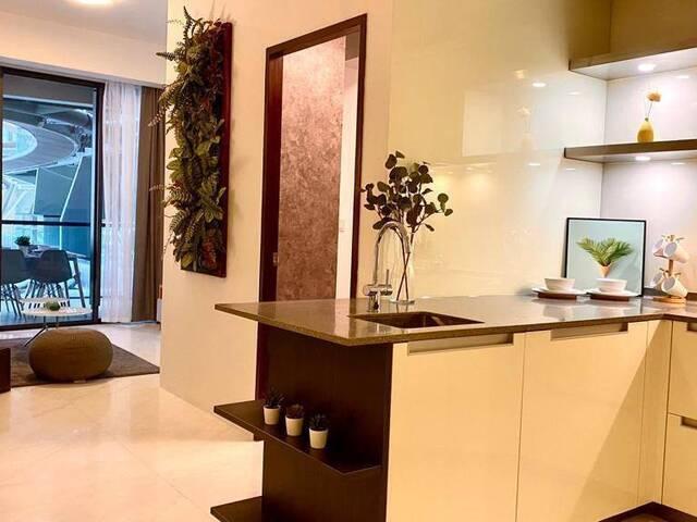 Grab Now! Your 2 Bedder Premium Living In CBD!