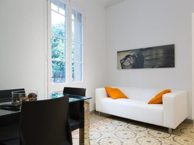 Graceful 3 bedroom flat in El Camp de l'Arpa del Clot