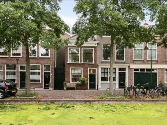 Grachtenpand, eindwoning te huur in Delft