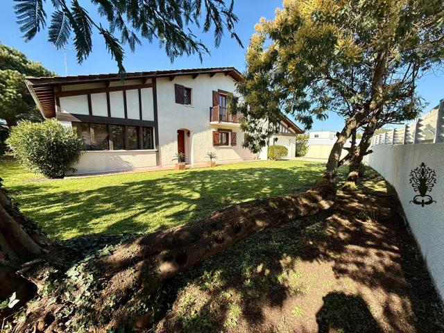 Gradignan Beausoleil: maison familiale 4 chambres, piscine. 165m² Gradignan