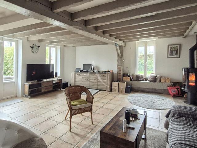 GRADIGNAN Maison T6 aux beaux volumes avec jardin, piscine et jacuzzi