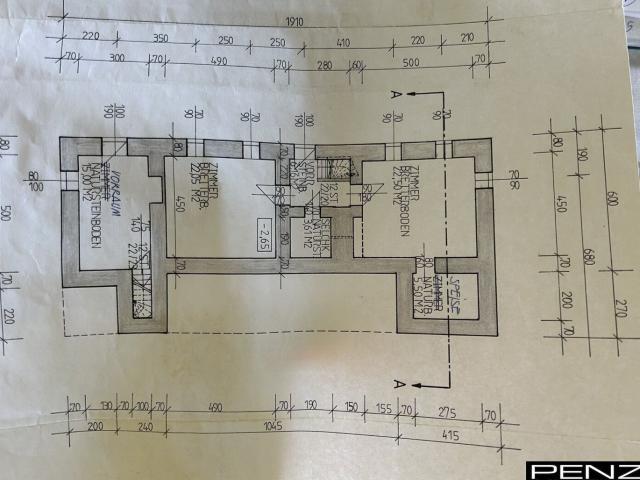 GRAMASTETTEN: Unverfälschter Landsitz in Naturlage