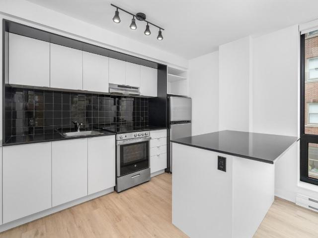 Gramercy Residences 1 Bedroom Apartment for Rent at 1950 Rue Sherbrooke O, Montréal, QC H3H 1E7