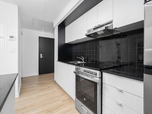 Gramercy Residences 1 Bedroom Apartment for Rent at 1950 Rue Sherbrooke O, Montréal, QC H3H 1E7