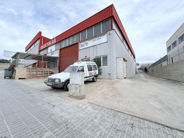¡GRAN OPORTUNIDAD! NAVE COMERCIAL EN VENTA EN FINESTRAT