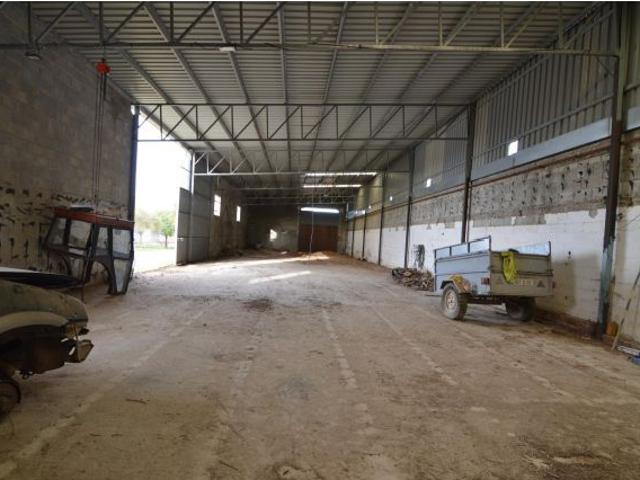 ¡GRAN OPORTUNIDAD! NAVE INDUSTRIAL EN LOJA, UBICACIÓN ESTRATÉGICA!