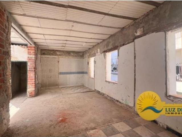 GRAN OPORTUNIDAD ATICO EN LA CALETA A UN SUPER PRECIO Y CON TERRAZA PRIVATIVA DE 45 M2