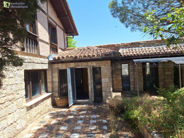 GRAN OPORTUNIDAD! AMPLIA CASA EN MANSILLA DE BURGOS