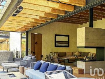GRAN OPORTUNIDAD: AMPLIA CASA EN RANCHO AVANDARO, VALLE DE BRAVO