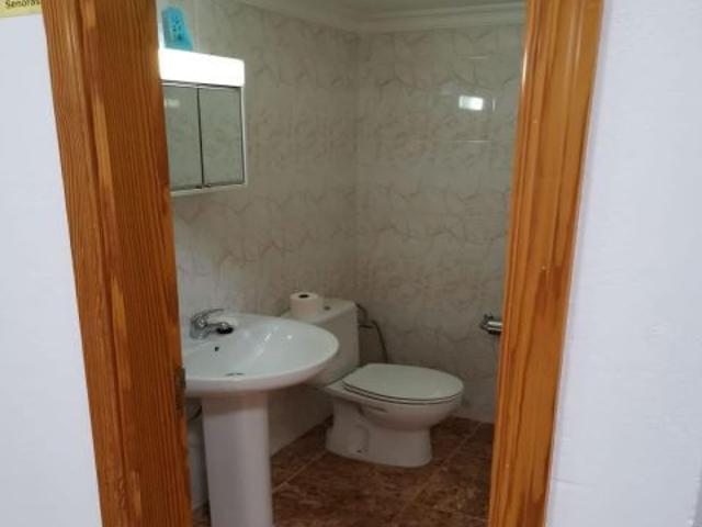 Gran Oportunidad! Amplio Local Comercial en Balos Vecindario