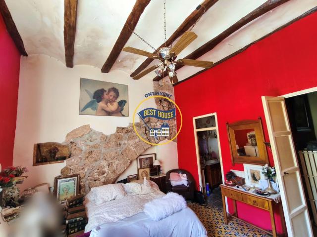 ¡GRAN OPORTUNIDAD! CASA HISTÓRICA CON GRAN PERSONALIDAD SITUADA EN EL MEJOR PUNTO DE LA VILA DE ONTINYENT
