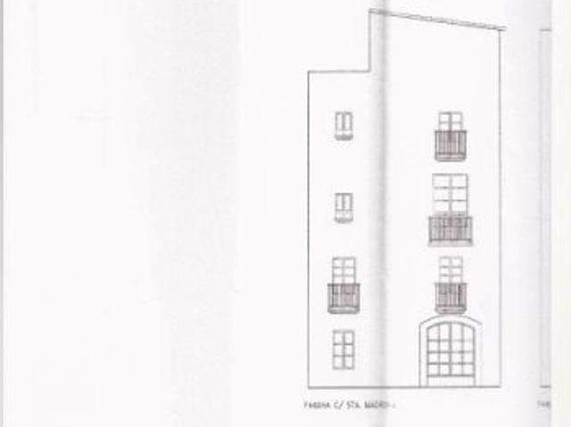 ¡Gran Oportunidad de Compra en Vilanova i la Geltrú! Edificio a Reformar en el