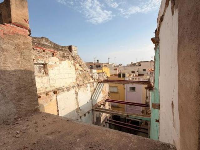 GRAN OPORTUNIDAD DE INVERSION! EN VENTA CONJUNTO DE 3 EDIFICIOS EN PLENO CASCO ANTIGUO DE VINARÒS!