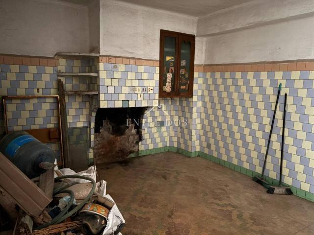 Gran oportunidad de inversión en Almazora, casa de 9 habitaciónes de 1940 a refaccionar con posibilidad de venta de conj