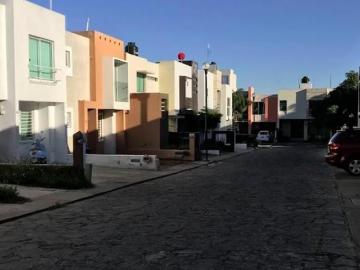 GRAN OPORTUNIDAD DE LINDA CASA EN SAN ISIDRO RESIDENCIAL A PRECIO DE REMATE