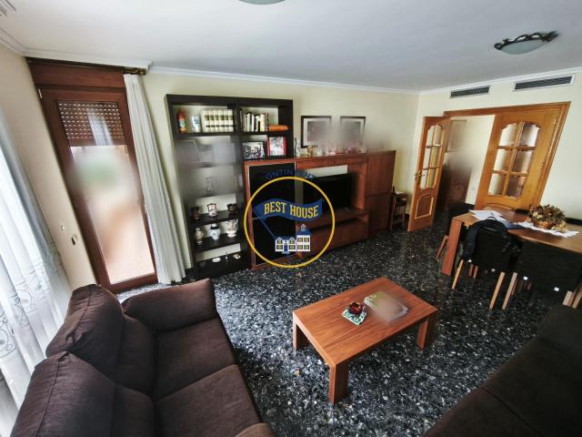 ¡GRAN OPORTUNIDAD EN EXCLUSIVA! LUMINOSO PRIMER PISO EN ONTINYENT, CON ASCENSOR, AMPLIO TRASTERO Y PATIO