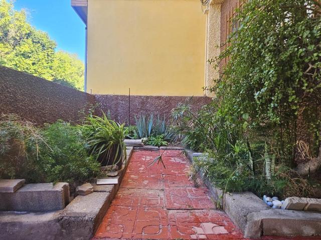 ¡Gran oportunidad en Ejido Sur! Amplio dúplex de 146 metros con patio de 64 m2 y enorme potencial