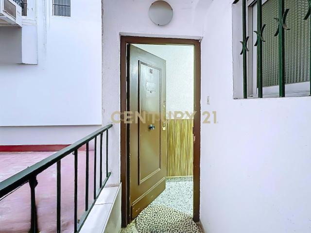 ¡Gran oportunidad en el corazón de Málaga! Vivienda para reformar con enorme potencial