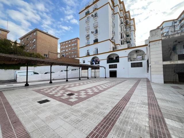 ¡GRAN OPORTUNIDAD EN ESTEPONA! LOCAL COMERCIAL EN BRUTO CON INFINITAS POSIBILIDADES
