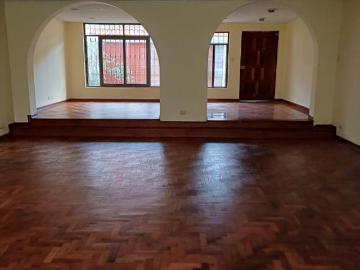 ¡Gran Oportunidad! Espaciosa Propiedad En Venta En Las Lomas De La Molina Vieja