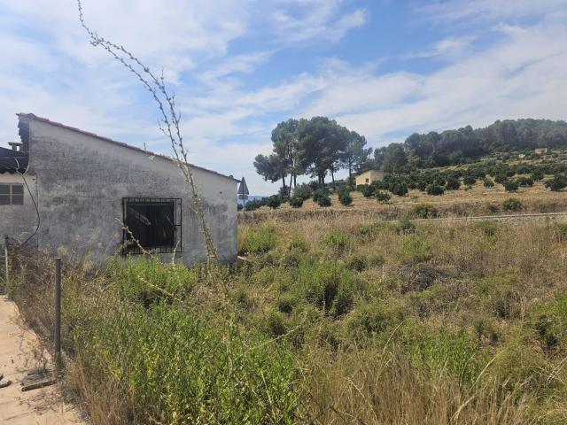 GRAN OPORTUNIDAD¡ Finca con casa para rehabilitar en Rotgla i Corbera