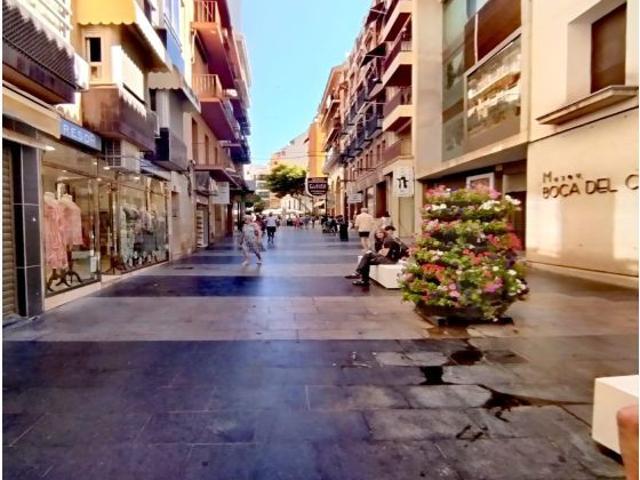 GRAN OPORTUNIDAD! GARAJE EN PLENO CENTRO DE BENIDORM