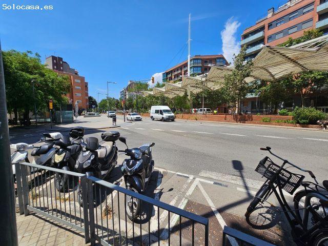 GRAN OPORTUNIDAD, LOCAL COMERCIAL EN VENTA EN EL CLOT, BARCELONA – ALTA RENTABILIDAD Y LICENCIA C‑2
