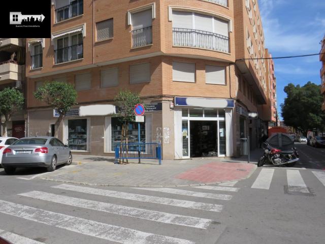 GRAN OPORTUNIDAD! LOCAL COMERCIAL + ENTRESUELO EN BENALUA!