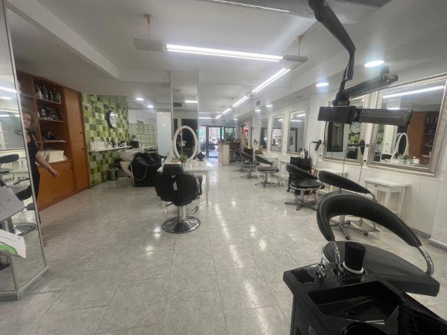 Gran oportunidad local de 139 metros en Valdeolleros