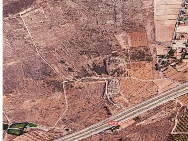 Gran oportunidad para inversores Terreno rústico en zona industrial de 37.000 m2
