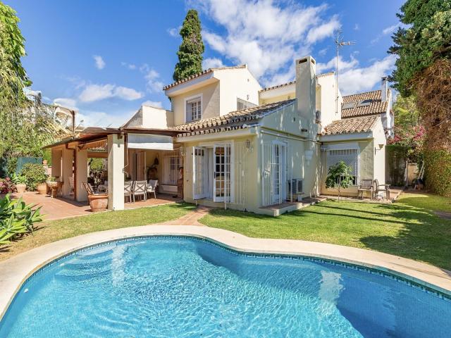 ¡Gran oportunidad! ¡Rebajada de precio! Villa con mucho enca. 178m² Marbella