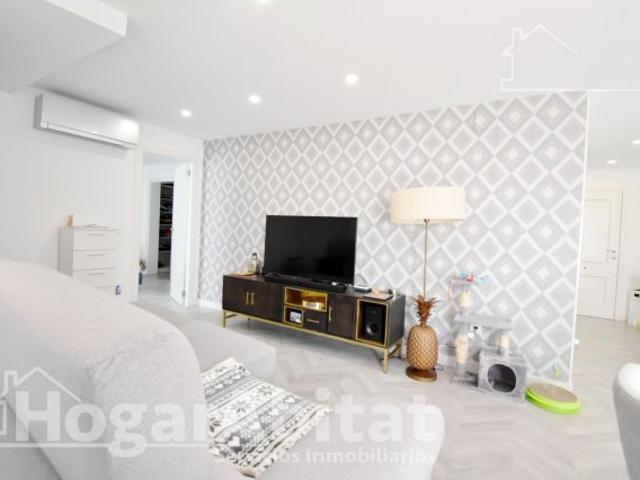 ¡GRAN OPORTUNIDAD! REFORMADO CON LOCAL COMERCIAL Y TERRAZA