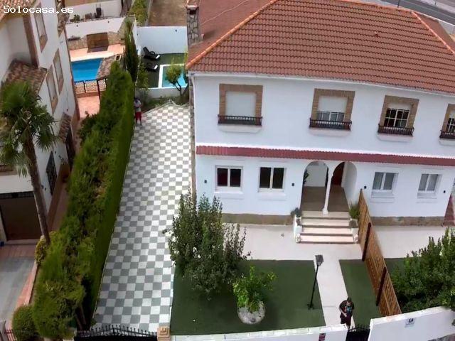 GRAN OPORTUNIDAD 2 CHALETS POR EL PRECIO DE UNO, INDEPENDIENTES CADA UNO CON SU JARDIN Y SU PISCINA