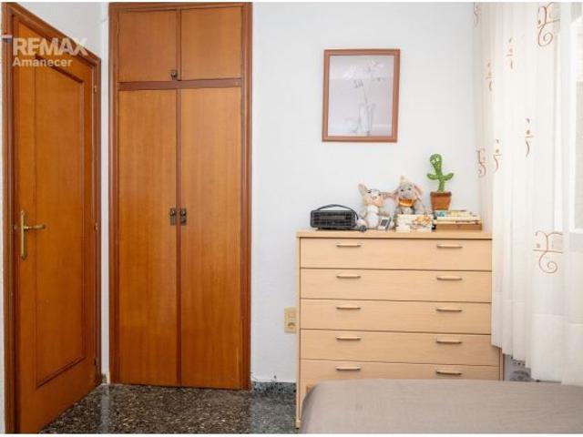 GRAN ADOSADO DE 254 m2 EN ENGUERA CON GARAJE XXL, PATIO Y P
