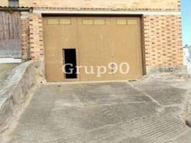 Gran almacén con múltiples posibilidades en Bovera