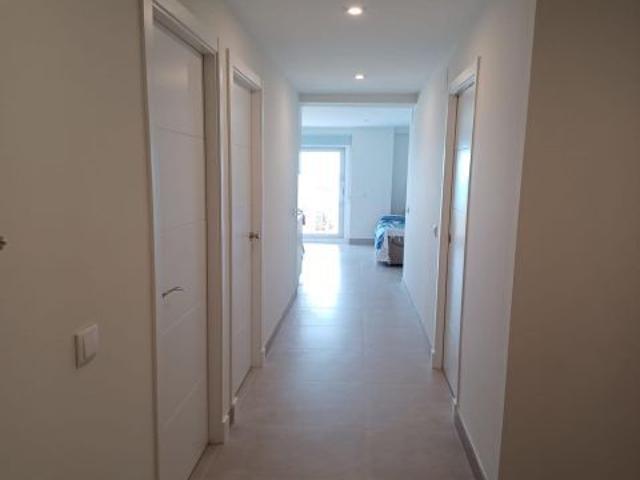 GRAN APARTAMENTO EN PRIMERA LINEA DE PLAYA EN ALQUILER ESCOLAR Y VACACIONAL
