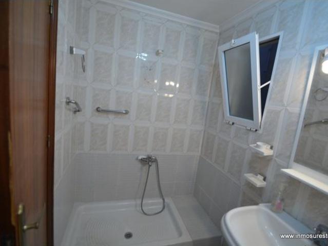 ¡ Gran bajada de precio ! Piso en el centro de Orihuela. Vivienda de 86 m2. construidos, con 3 hab