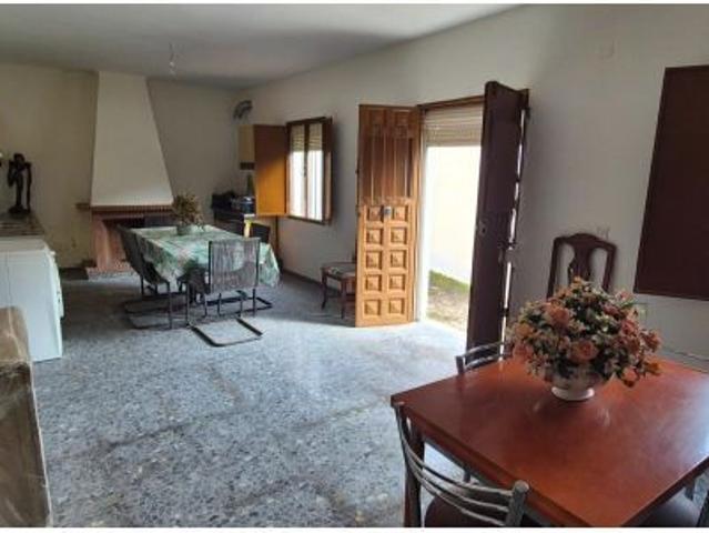 Gran casa con casita de invitados incluida en Alcaucín