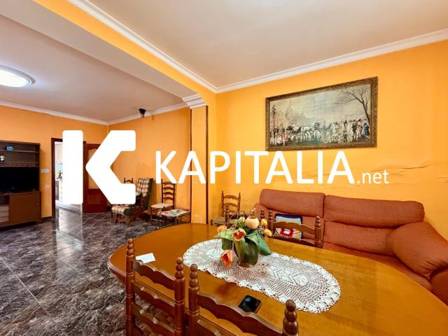 ¡Gran casa con infinitas posibilidades y doble acceso en la mejor zona de Muro!