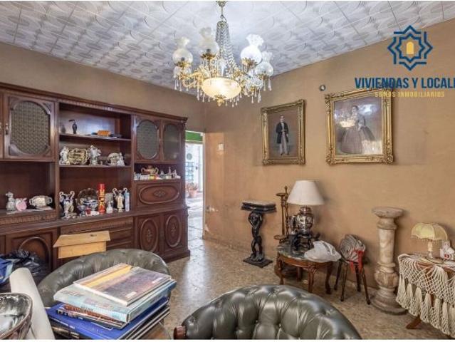 Gran Casa con Parcela a Reformar