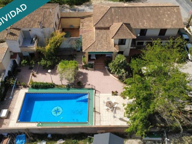 GRAN CASA CON PISCINA Y VIVIENDA INDEPENDIENTE EN XINORLA MONÓVAR