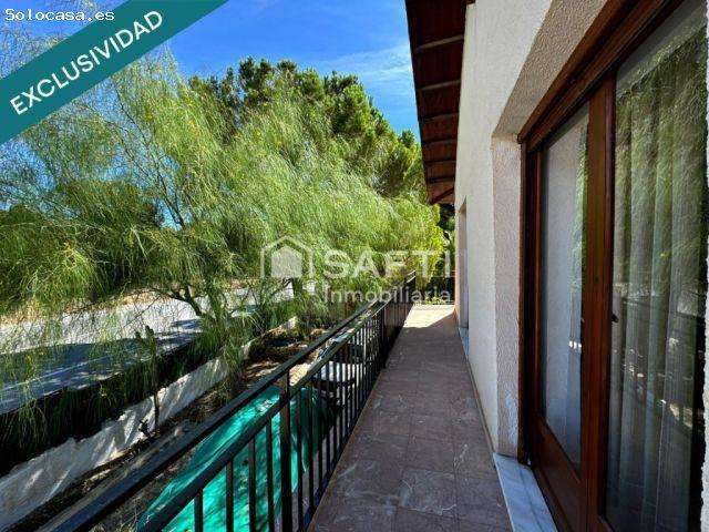 GRAN CASA CON PISCINA Y VIVIENDA INDEPENDIENTE EN XINORLA MONÓVAR