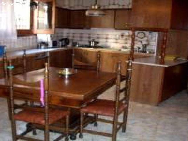 Gran casa de 2 plantas a la venta