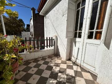 Gran casa disponible para su venta en ñuñoa | 5 dormitorios por 11480.00 en Ñuñoa