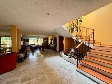 ¡Gran casa en Bosques de la Herradura con jardín y amplios espacios