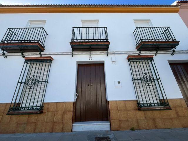 Gran casa en el centro de Manzanilla!