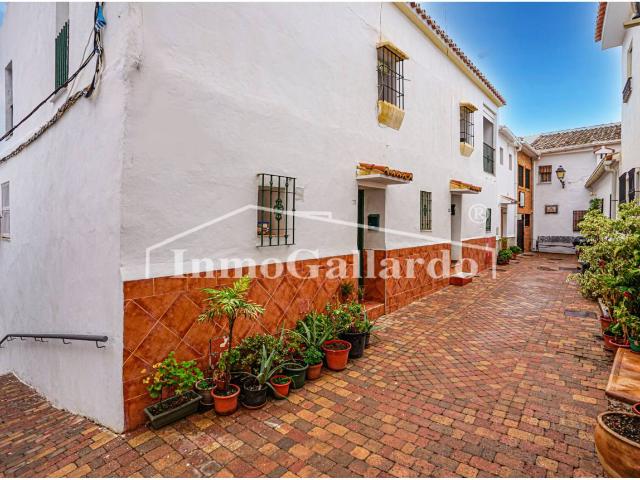 Gran Casa en el centro de Totalán