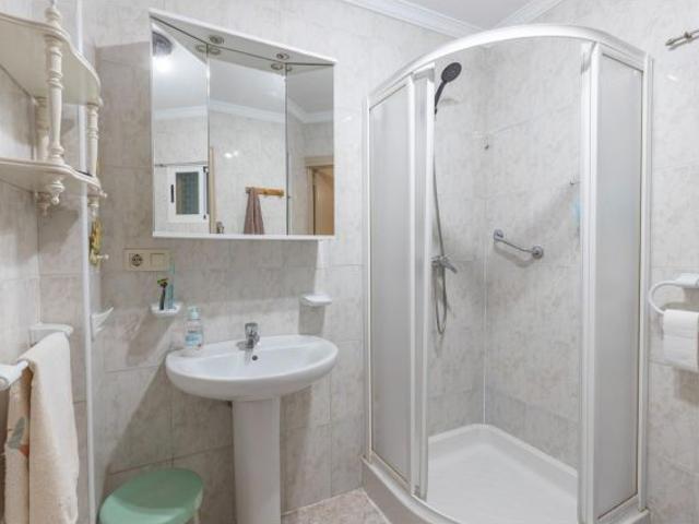 ¡GRAN CASA EN EL LA MEJOR ZONA DE VILLA DE OTURA!