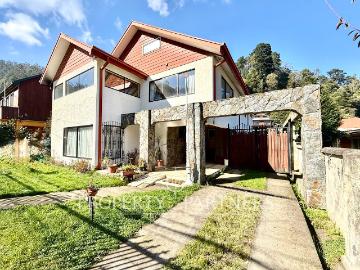 Gran casa en tradicional barrio de Pedro de Valdivia